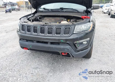 2019 Jeep Compass Trailhawk 4X4 from USA, damaged, VIN 3C4NJDDB8KT795228